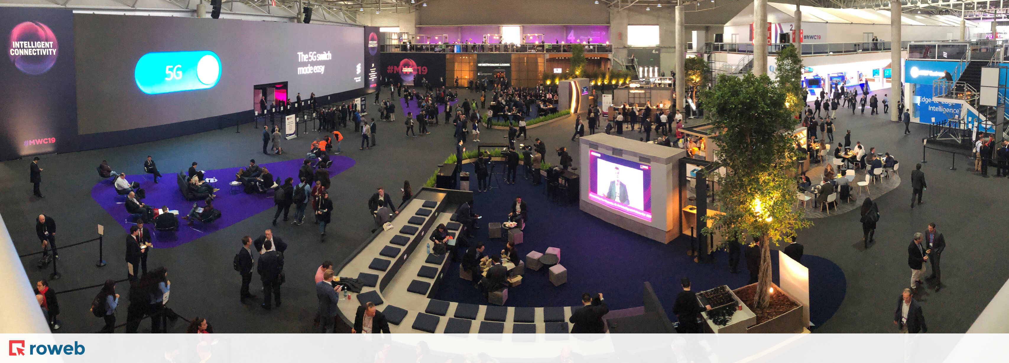 Group of people walking at MWC19 summit